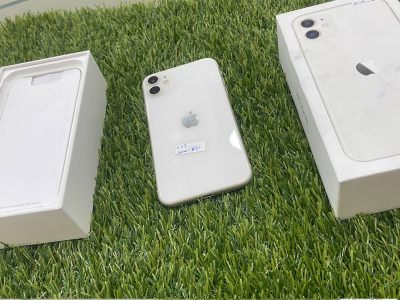 iPhone 11 64 GB White