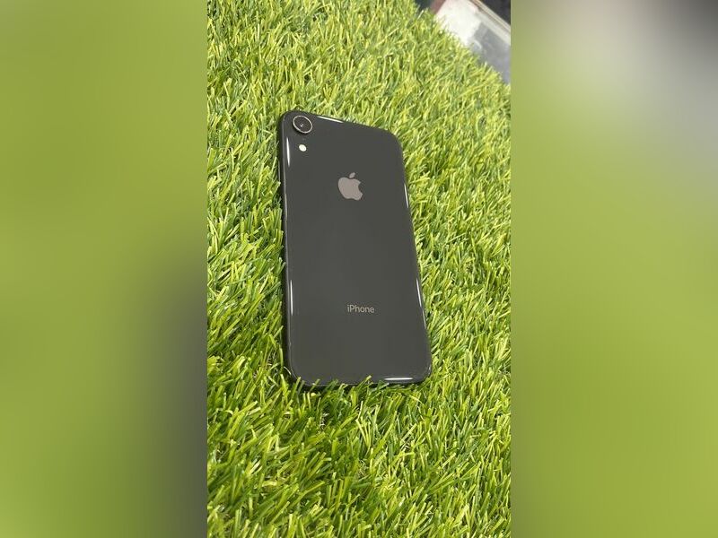 iPhone XR 64 GB Black